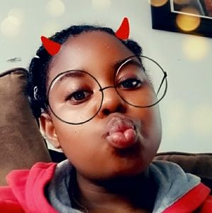 Meet your Posher, Crystal